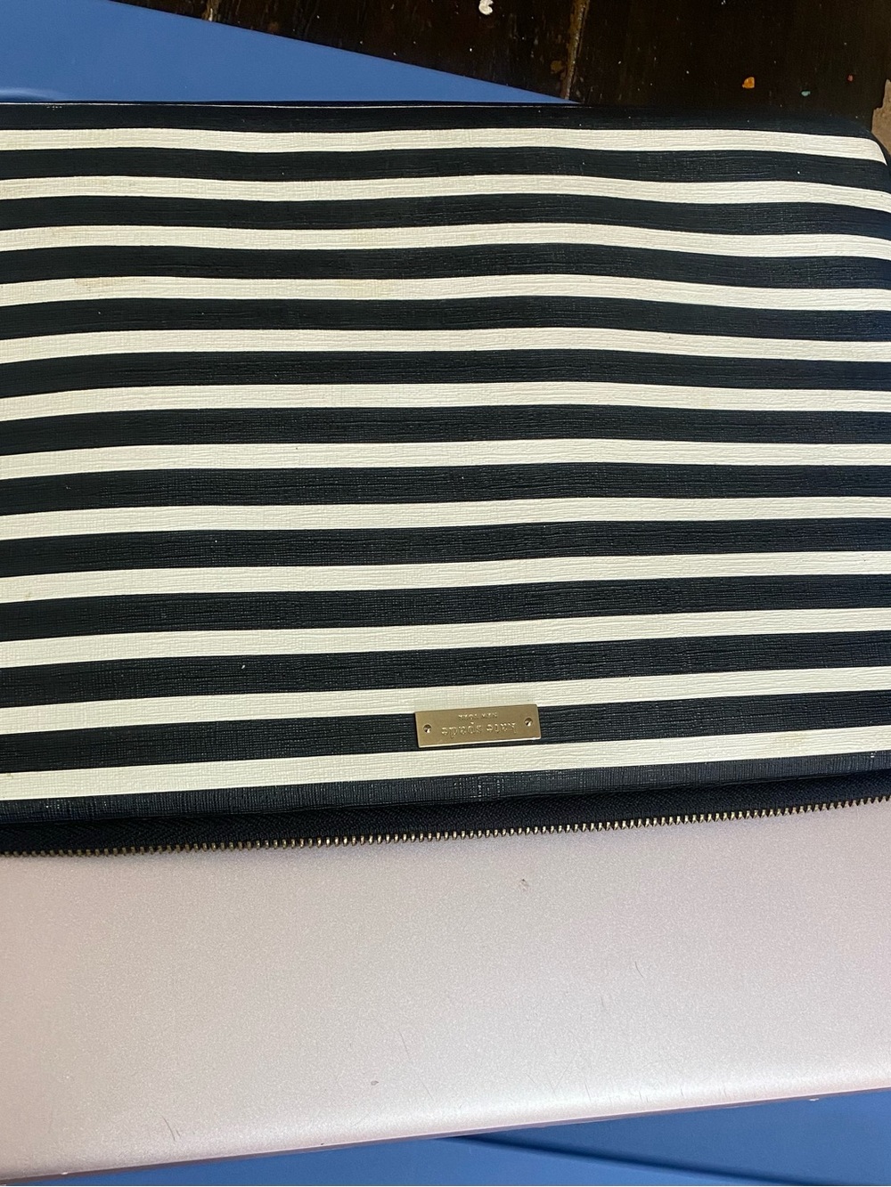 Laptop case Kate Spade Black and White Striped Zip Pouch with Gold Plate - Picture 6 of 7